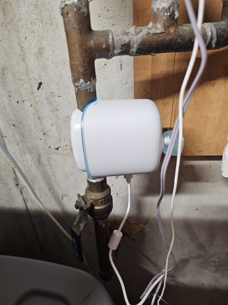 Droplet Water Monitor Installed on a pipe